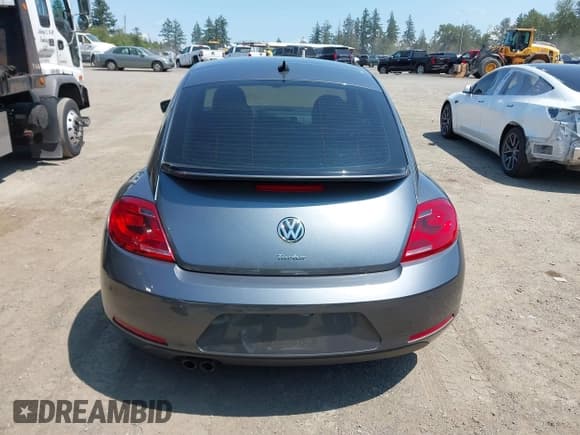 ✅ 2016 Volkswagen Beetle SE • VIN: 3VWJ17AT2GM608058 • Lot: 42397158. Wystawiony na IAAI z przebiegiem 50 351 mil. Bezpłatny archiwum sprzedaży aukcyjnych z USA i szczegółowy raport historii pojazdu na DreamBid. Zdjęcie 17.