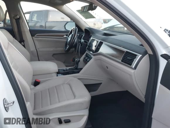 ✅ 2018 Volkswagen Atlas SEL Premium • VIN: 1V2NR2CA6JC537949 • Лот: 43666355. Опубликован ранее на IAAI с пробегом 62 238 миль. Бесплатный доступ к архиву аукционных продаж из США и подробный отчёт об истории автомобиля на DreamBid. Изображение 5.