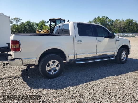 ✅ 2008 Lincoln Mark LT • VIN: 5LTPW18508FJ02729 • Lot: 52689895. Wystawiony na Copart z przebiegiem 218 318 mil. Bezpłatny archiwum sprzedaży aukcyjnych z USA i szczegółowy raport historii pojazdu na DreamBid. Zdjęcie 3.