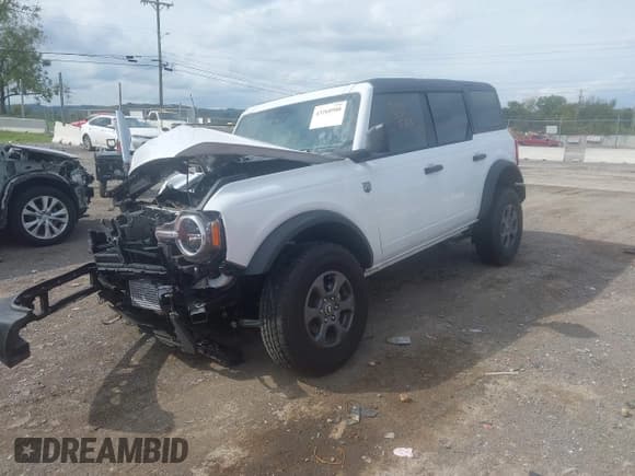 ✅ 2025 Ford Bronco Big Bend • VIN: 1FMDE7BHXSLA93542 • Лот: 43268980. Опубликован ранее на IAAI с пробегом 3 733 миль. Бесплатный доступ к архиву аукционных продаж из США и подробный отчёт об истории автомобиля на DreamBid. Изображение 2.