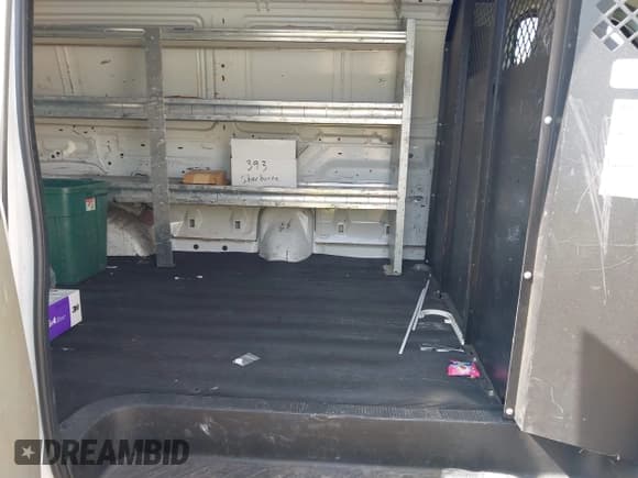 ✅ 2012 Ford Econoline Cargo Recreational • VIN: 1FTNE2EW2CDB00498 • Lot: 42942224. Wystawiony na IAAI z przebiegiem 193 272 mil. Bezpłatny archiwum sprzedaży aukcyjnych z USA i szczegółowy raport historii pojazdu na DreamBid. Zdjęcie 8.