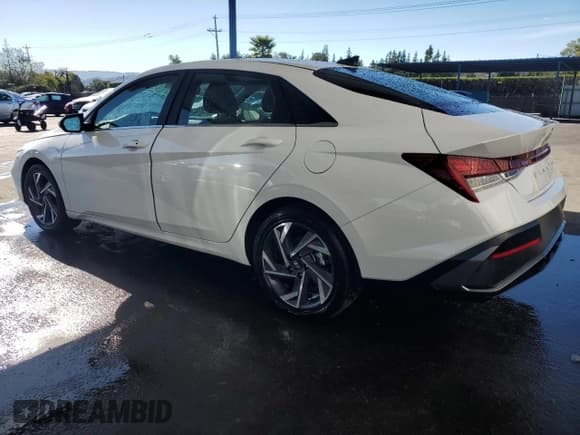 ✅ 2025 Hyundai Elantra SEL Convenience • VIN: KMHLS4DG7SU017391 • Лот: 90752415. Опубликован ранее на Copart с пробегом 5 996 миль. Бесплатный доступ к архиву аукционных продаж из США и подробный отчёт об истории автомобиля на DreamBid. Изображение 2.