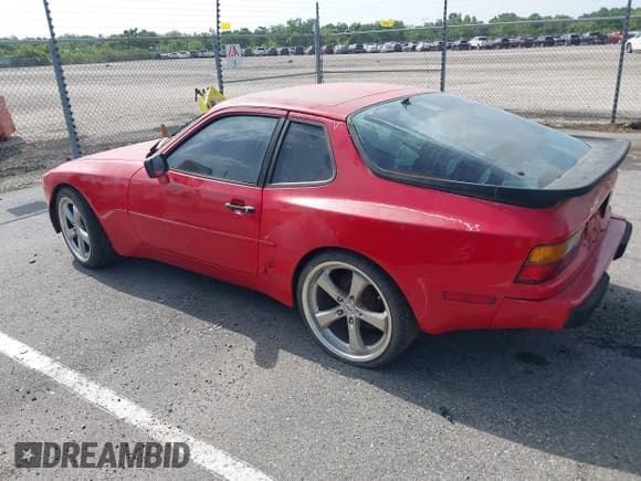 ✅ 1987 Porsche 944 • VIN: WP0AB0940HN472105 • Лот: 42590458. Опубликован ранее на IAAI с пробегом 112 916 миль. Бесплатный доступ к архиву аукционных продаж из США и подробный отчёт об истории автомобиля на DreamBid. Изображение 14.