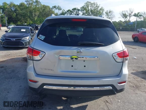 ✅ 2016 Nissan Pathfinder S • VIN: 5N1AR2MN7GC602930 • Lot: 42447462. Listed on IAAI with 182,006 mi. Free auction sales archive from the USA and detailed vehicle history report at DreamBid. Image 16.