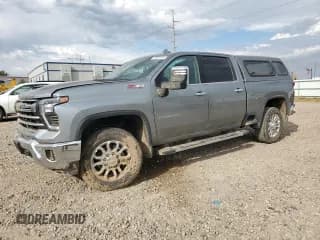 ✅ 2024 Chevrolet Silverado 2500HD LTZ • VIN: 2GC4YPEY9R1156198 • Lot: 71541415. Wystawiony na Copart z przebiegiem 41 933 mil. Bezpłatny archiwum sprzedaży aukcyjnych z USA i szczegółowy raport historii pojazdu na DreamBid. Zdjęcie 1.