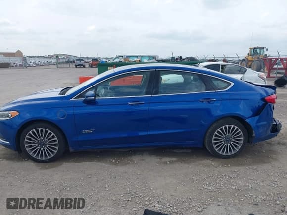✅ 2018 Ford Fusion SE • VIN: 3FA6P0PU2JR143229 • Лот: 42777172. Опубликован ранее на IAAI с пробегом 180 509 миль. Бесплатный доступ к архиву аукционных продаж из США и подробный отчёт об истории автомобиля на DreamBid. Изображение 14.
