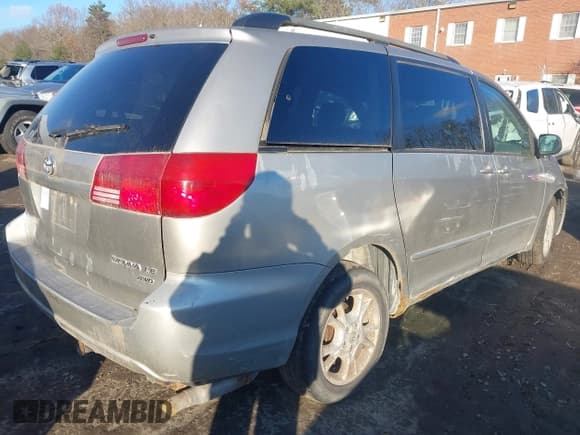 ✅ 2005 Toyota Sienna LE • VIN: 5TDBA23C45S039363 • Lot: 43865911. Listed on IAAI with 219,700 mi. Free auction sales archive from the USA and detailed vehicle history report at DreamBid. Image 4.