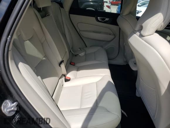 ✅ 2024 Volvo XC60 Core Dark Theme • VIN: YV4L12RK2R1761594 • Lot: 58273565. Wystawiony na Copart z przebiegiem 14 481 mil. Bezpłatny archiwum sprzedaży aukcyjnych z USA i szczegółowy raport historii pojazdu na DreamBid. Zdjęcie 11.