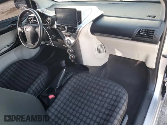 ✅ 2012 Scion iQ • VIN: JTNJJXB02CJ018629 • Lot: 91115535. Wystawiony na Copart z przebiegiem 73 261 mil. Bezpłatny archiwum sprzedaży aukcyjnych z USA i szczegółowy raport historii pojazdu na DreamBid. Zdjęcie 8.