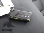 ✅ 2024 Lexus GX 550 Luxury • VIN: JTJVBCDX6R5002471 • Lot: 41014710. Wystawiony na IAAI z przebiegiem 6 804 mil. Bezpłatny archiwum sprzedaży aukcyjnych z USA i szczegółowy raport historii pojazdu na DreamBid. Zdjęcie 11.