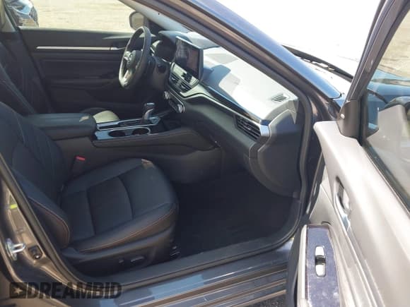 ✅ 2024 Nissan Altima SR • VIN: 1N4BL4CV0RN304997 • Лот: 43327763. Опубликован ранее на IAAI с пробегом 11 110 миль. Бесплатный доступ к архиву аукционных продаж из США и подробный отчёт об истории автомобиля на DreamBid. Изображение 5.