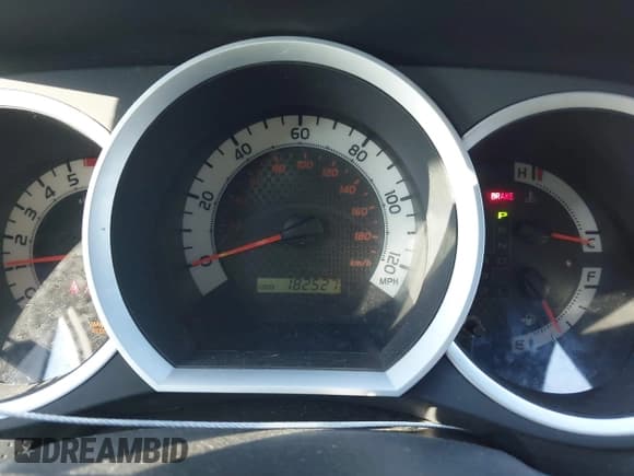 ✅ 2015 Toyota Tacoma PreRunner • VIN: 5TFKU4HN6FX006874 • Lot: 43090148. Listed on IAAI with 182,527 mi. Free auction sales archive from the USA and detailed vehicle history report at DreamBid. Image 7.