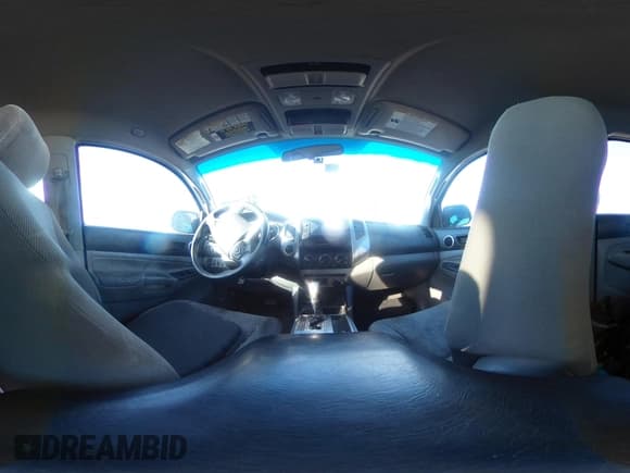 ✅ 2015 Toyota Tacoma • VIN: 5TFLU4EN8FX119895 • Lot: 43670596. Listed on IAAI with 185,866 mi. Free auction sales archive from the USA and detailed vehicle history report at DreamBid. Image 18.