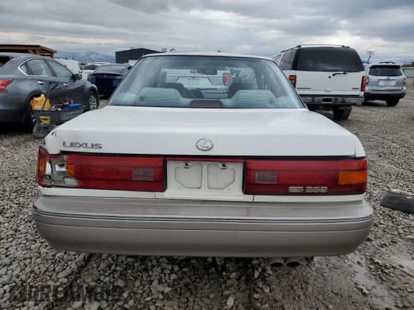 ✅ 1991 Lexus ES 250 • VIN: JT8VV22T2M0152022 • Lot: 80847305. Listed on Copart with 127,793 mi. Free auction sales archive from the USA and detailed vehicle history report at DreamBid. Image 6.