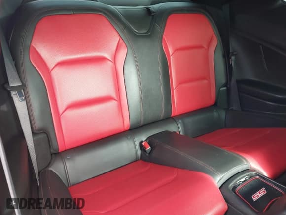 ✅ 2018 Chevrolet Camaro 2SS • VIN: 1G1FH1R72J0191441 • Lot: 43821180. Wystawiony na IAAI z przebiegiem 85 853 mil. Bezpłatny archiwum sprzedaży aukcyjnych z USA i szczegółowy raport historii pojazdu na DreamBid. Zdjęcie 8.