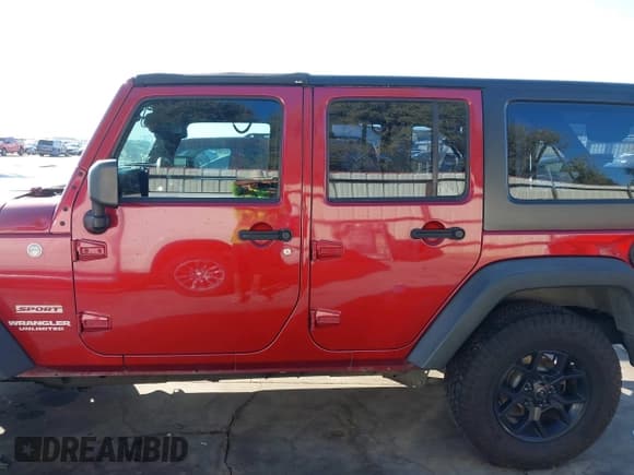 ✅ 2013 Jeep Wrangler Unlimited Sport • VIN: 1C4BJWDG8DL572163 • Lot: 43380854. Listed on IAAI with 119,809 mi. Free auction sales archive from the USA and detailed vehicle history report at DreamBid. Image 15.