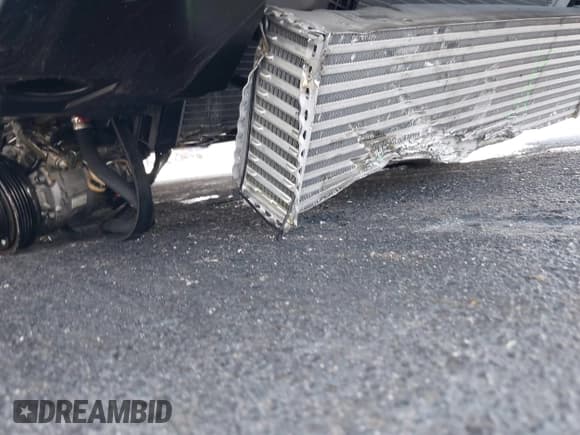 ✅ 2019 Mercedes-Benz CLA 250 • VIN: WDDSJ4EB0KN720613 • Lot: 42508467. Listed on IAAI with 26,941 mi. Free auction sales archive from the USA and detailed vehicle history report at DreamBid. Image 6.