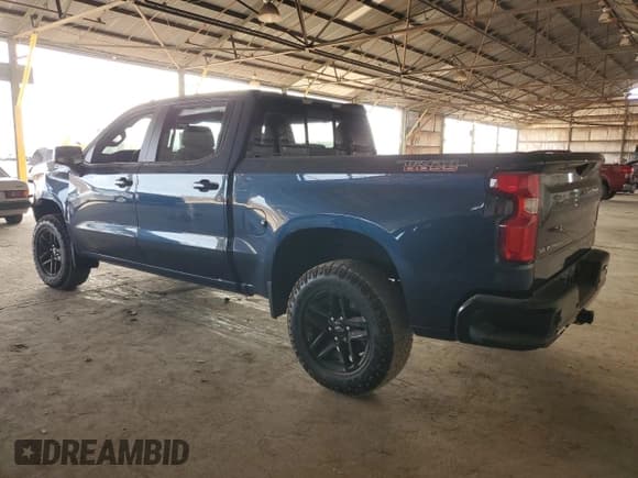 ✅ 2020 Chevrolet Silverado 1500 LT Trail Boss • VIN: 3GCPYFED2LG243167 • Lot: 92944645. Wystawiony na Copart z przebiegiem 109 062 mil. Bezpłatny archiwum sprzedaży aukcyjnych z USA i szczegółowy raport historii pojazdu na DreamBid. Zdjęcie 2.