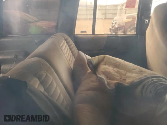 ✅ 1994 Jeep Grand Cherokee Laredo • VIN: 1J4GZ58S5RC351922 • Lot: 86131305. Listed on Copart with 200,941 mi. Free auction sales archive from the USA and detailed vehicle history report at DreamBid. Image 11.