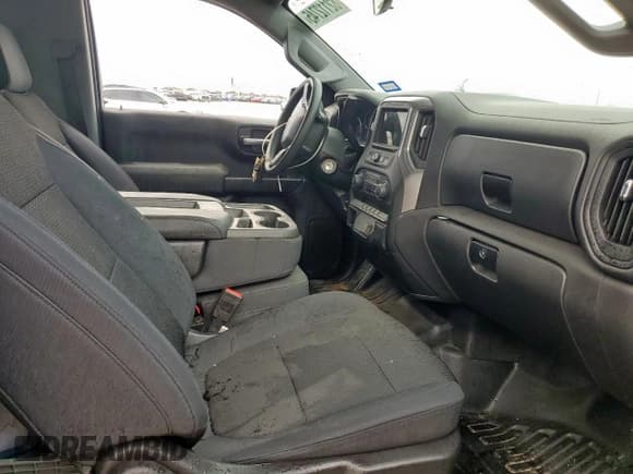 ✅ 2019 Chevrolet Silverado 1500 Work Truck • VIN: 3GCNWAEH0KG231696 • Lot: 82112745. Wystawiony na Copart z przebiegiem 102 158 mil. Bezpłatny archiwum sprzedaży aukcyjnych z USA i szczegółowy raport historii pojazdu na DreamBid. Zdjęcie 10.