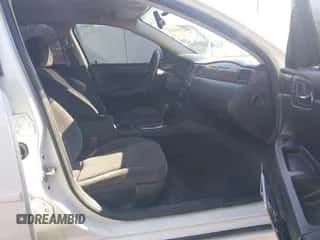 2013 Chevrolet Impala LS z VIN 2G1WA5E3XD1111245, wystawiony jako IAAI lot #43542203 z przebiegiem Nie podano mil oraz . Historia ofert i sprzedaży dostępna na DreamBid. Obrazek 5.