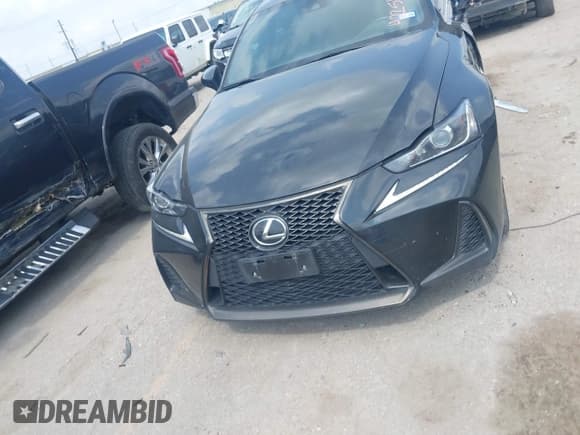 ✅ 2017 Lexus IS 200t • VIN: JTHBA1D21H5039829 • Lot: 42251228. Wystawiony na IAAI z przebiegiem 70 633 mil. Bezpłatny archiwum sprzedaży aukcyjnych z USA i szczegółowy raport historii pojazdu na DreamBid. Zdjęcie 12.