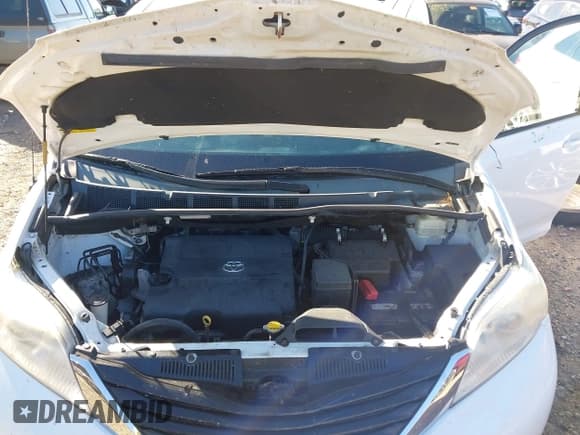 ✅ 2013 Toyota Sienna LE AAS • VIN: 5TDKK3DC0DS352877 • Лот: 43483758. Опубликован ранее на IAAI с пробегом 225 296 миль. Бесплатный доступ к архиву аукционных продаж из США и подробный отчёт об истории автомобиля на DreamBid. Изображение 10.