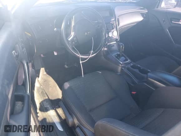 2014 Hyundai Genesis Coupe 2.0T z VIN KMHHT6KD6EU116893, wystawiony jako Copart lot #75565104 z przebiegiem 79 122 mil mil oraz Czysty tytuł • Clean title. Historia ofert i sprzedaży dostępna na DreamBid. Obrazek 8.