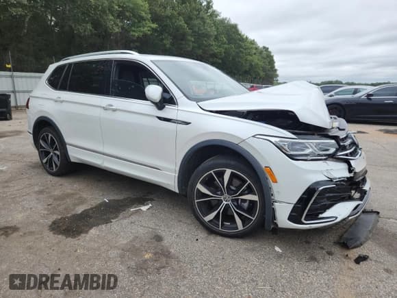 ✅ 2023 Volkswagen Tiguan SEL R-Line • VIN: 3VV4B7AXXPM029983 • Лот: 84759205. Опубликован ранее на Copart с пробегом 23 925 миль. Бесплатный доступ к архиву аукционных продаж из США и подробный отчёт об истории автомобиля на DreamBid. Изображение 4.