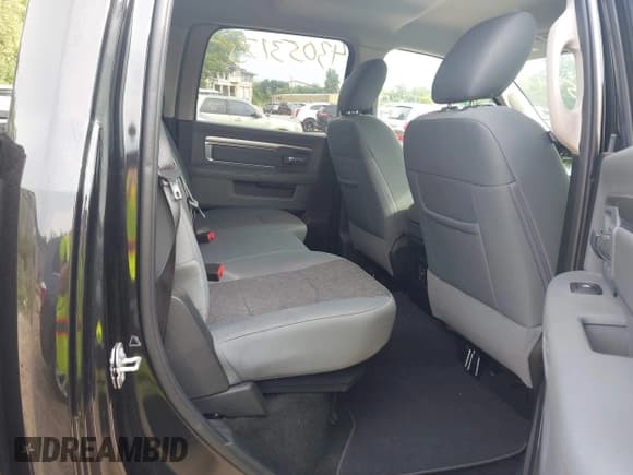 ✅ 2018 Ram 1500 Big Horn • VIN: 1C6RR7LT8JS158725 • Lot: 43053175. Wystawiony na IAAI z przebiegiem 77 773 mil. Bezpłatny archiwum sprzedaży aukcyjnych z USA i szczegółowy raport historii pojazdu na DreamBid. Zdjęcie 8.