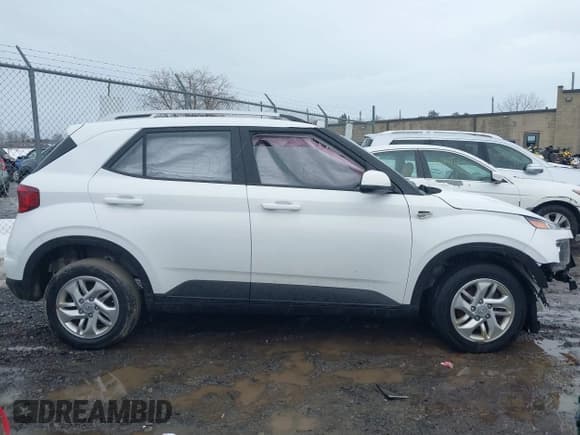 ✅ 2020 Hyundai Venue SEL • VIN: KMHRC8A32LU047674 • Lot: 41678239. Listed on IAAI with 56,061 mi. Free auction sales archive from the USA and detailed vehicle history report at DreamBid. Image 13.