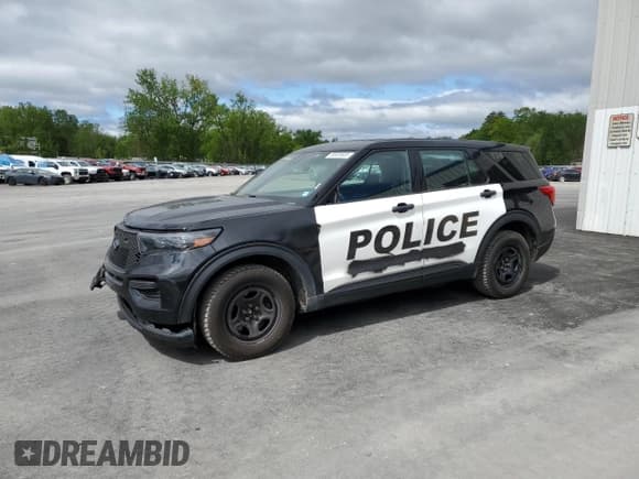 ✅ 2020 Ford Police Interceptor Utility • VIN: 1FM5K8AB3LGC13935 • Лот: 56935805. Опубликован ранее на Copart с пробегом 88 012 миль. Бесплатный доступ к архиву аукционных продаж из США и подробный отчёт об истории автомобиля на DreamBid. Изображение 1.