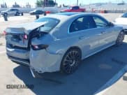 ✅ 2025 Mercedes-Benz E 350 • VIN: W1KLF4GBXSA167317 • Lot: 43454036. Wystawiony na IAAI z przebiegiem 288 mil. Bezpłatny archiwum sprzedaży aukcyjnych z USA i szczegółowy raport historii pojazdu na DreamBid. Zdjęcie 4.