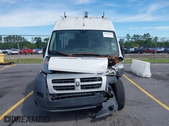 ✅ 2015 Ram ProMaster Cargo • VIN: 3C6URVJG7FE516864 • Lot: 42206140. Wystawiony na IAAI z przebiegiem 104 711 mil. Bezpłatny archiwum sprzedaży aukcyjnych z USA i szczegółowy raport historii pojazdu na DreamBid. Zdjęcie 13.