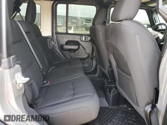 ✅ 2020 Jeep Wrangler Unlimited Sport S • VIN: 1C4HJXDG8LW266626 • Лот: 49965125. Опубликован ранее на Copart с пробегом 50 131 миль. Бесплатный доступ к архиву аукционных продаж из США и подробный отчёт об истории автомобиля на DreamBid. Изображение 10.