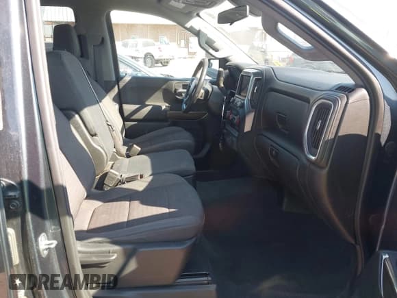 ✅ 2019 Chevrolet Silverado 1500 LT • VIN: 1GCUYDED8KZ244250 • Lot: 43399505. Listed on IAAI with 105,976 mi. Free auction sales archive from the USA and detailed vehicle history report at DreamBid. Image 5.