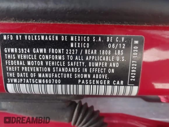 ✅ 2012 Volkswagen Beetle 2.5L PZEV • VIN: 3VWJP7AT5CM660700 • Lot: 43737690. Wystawiony na IAAI z przebiegiem 81 937 mil. Bezpłatny archiwum sprzedaży aukcyjnych z USA i szczegółowy raport historii pojazdu na DreamBid. Zdjęcie 9.