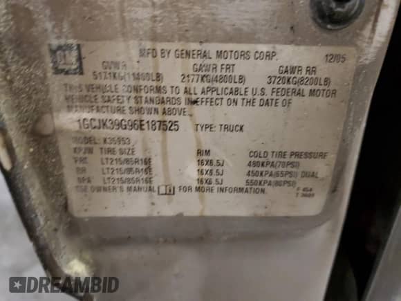 2006 Chevrolet Silverado 3500 DRW Wrk Trk z VIN 1GCJK39G96E187525, wystawiony jako Copart lot #60446385 z przebiegiem Nie podano mil oraz Szkoda całkowita • Salvage title. Historia ofert i sprzedaży dostępna na DreamBid. Obrazek 12.