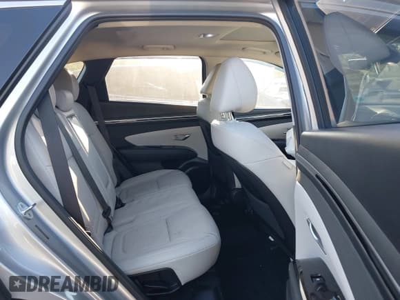 ✅ 2022 Hyundai Tucson SEL • VIN: 5NMJCCAE3NH137769 • Lot: 43424012. Listed on IAAI with 15,832 mi. Free auction sales archive from the USA and detailed vehicle history report at DreamBid. Image 8.