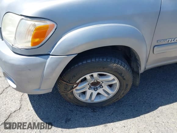 ✅ 2006 Toyota Tundra SR5 • VIN: 5TBET34106S510185 • Lot: 42700137. Wystawiony na IAAI z przebiegiem 88 388 mil. Bezpłatny archiwum sprzedaży aukcyjnych z USA i szczegółowy raport historii pojazdu na DreamBid. Zdjęcie 6.