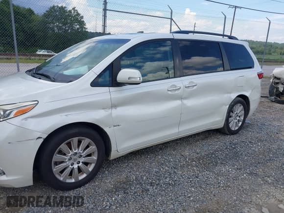 ✅ 2016 Toyota Sienna XLE • VIN: 5TDYK3DC0GS721350 • Лот: 42887718. Опубликован ранее на IAAI с пробегом 180 599 миль. Бесплатный доступ к архиву аукционных продаж из США и подробный отчёт об истории автомобиля на DreamBid. Изображение 6.