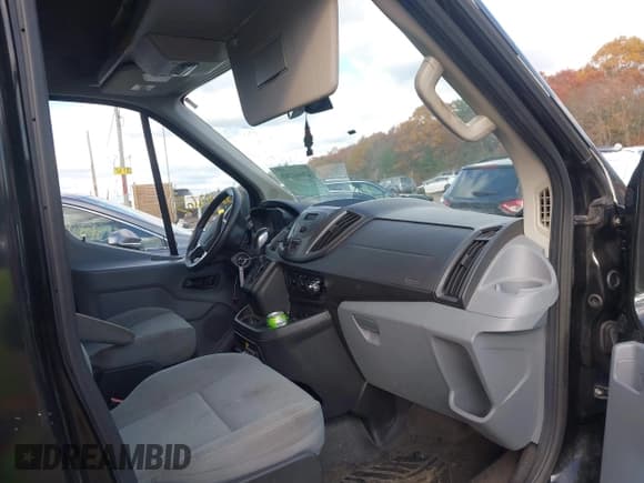 ✅ 2015 Ford Transit • VIN: 1FTYR2XM7FKA87311 • Лот: 43661265. Опубликован ранее на IAAI с пробегом 151 244 миль. Бесплатный доступ к архиву аукционных продаж из США и подробный отчёт об истории автомобиля на DreamBid. Изображение 5.