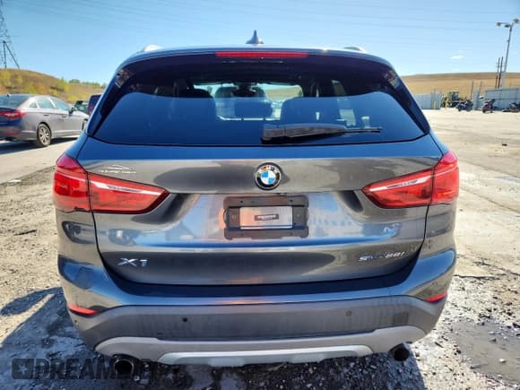 ✅ 2019 BMW X1 sDrive28i • VIN: WBXHU7C57K5L11781 • Lot: 84984175. Wystawiony na Copart z przebiegiem 96 925 mil. Bezpłatny archiwum sprzedaży aukcyjnych z USA i szczegółowy raport historii pojazdu na DreamBid. Zdjęcie 6.