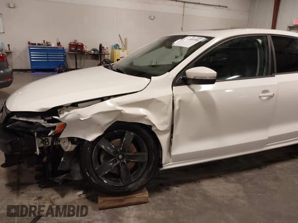 ✅ 2012 Volkswagen Jetta TDI • VIN: 3VWLL7AJ0CM327565 • Lot: 43458799. Wystawiony na IAAI z przebiegiem 142 422 mil. Bezpłatny archiwum sprzedaży aukcyjnych z USA i szczegółowy raport historii pojazdu na DreamBid. Zdjęcie 18.