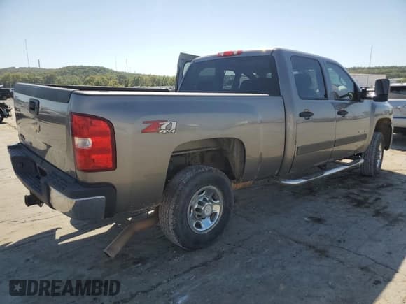 ✅ 2008 Chevrolet Silverado 2500HD Work Truck • VIN: 1GCHK23KX8F132780 • Lot: 73304354. Wystawiony na Copart z przebiegiem 122 692 mil. Bezpłatny archiwum sprzedaży aukcyjnych z USA i szczegółowy raport historii pojazdu na DreamBid. Zdjęcie 3.
