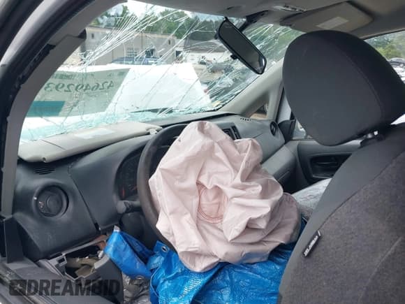 ✅ 2015 Nissan NV200 SV • VIN: 3N6CM0KN7FK710201 • Lot: 42649293. Listed on IAAI with Not provided. Free auction sales archive from the USA and detailed vehicle history report at DreamBid. Image 5.