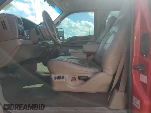 ✅ 2000 Ford F-250 XL • VIN: 1FTNX21F3YEE52488 • Лот: 82152775. Опубликован ранее на Copart с пробегом 294 184 миль. Бесплатный доступ к архиву аукционных продаж из США и подробный отчёт об истории автомобиля на DreamBid. Изображение 7.