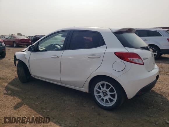 ✅ 2011 Mazda 2 Sport • VIN: JM1DE1HY5B0130801 • Лот: 70576514. Опубликован ранее на Copart с пробегом 137 075 миль. Бесплатный доступ к архиву аукционных продаж из США и подробный отчёт об истории автомобиля на DreamBid. Изображение 2.