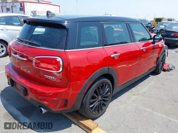 ✅ 2018 MINI Clubman Cooper S • VIN: WMWLN9C50J2E51302 • Lot: 42910452. Listed on IAAI with 33,773 mi. Free auction sales archive from the USA and detailed vehicle history report at DreamBid. Image 4.