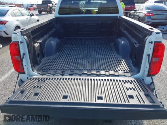 ✅ 2018 Chevrolet Colorado 2WD Work Truck • VIN: 1GCGSBEN2J1324569 • Lot: 42337304. Listed on IAAI with 122,842 mi. Free auction sales archive from the USA and detailed vehicle history report at DreamBid. Image 17.
